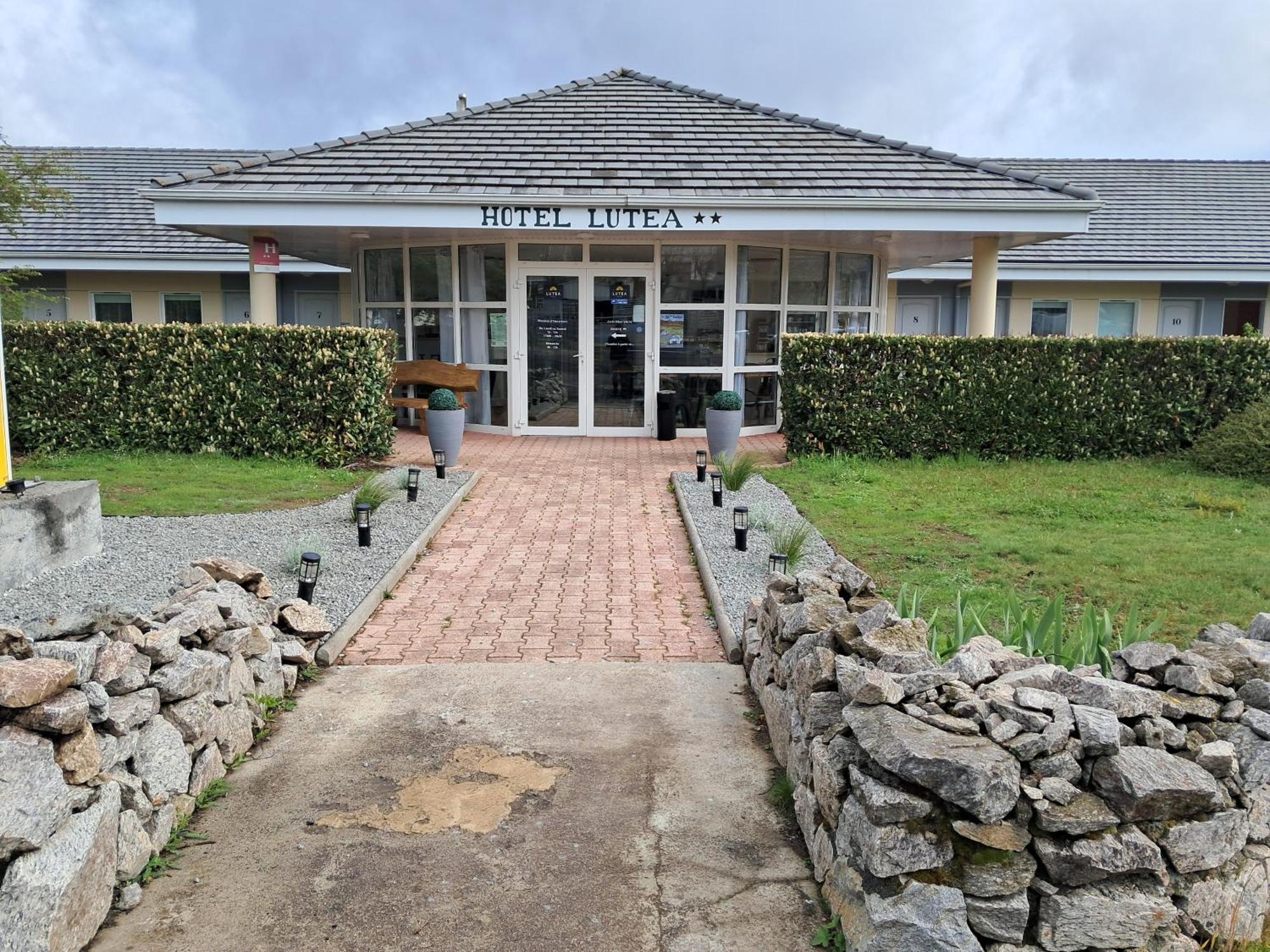 The Originals Access, Hotel Le Lutea Riom-ès-Montagne Εξωτερικό φωτογραφία